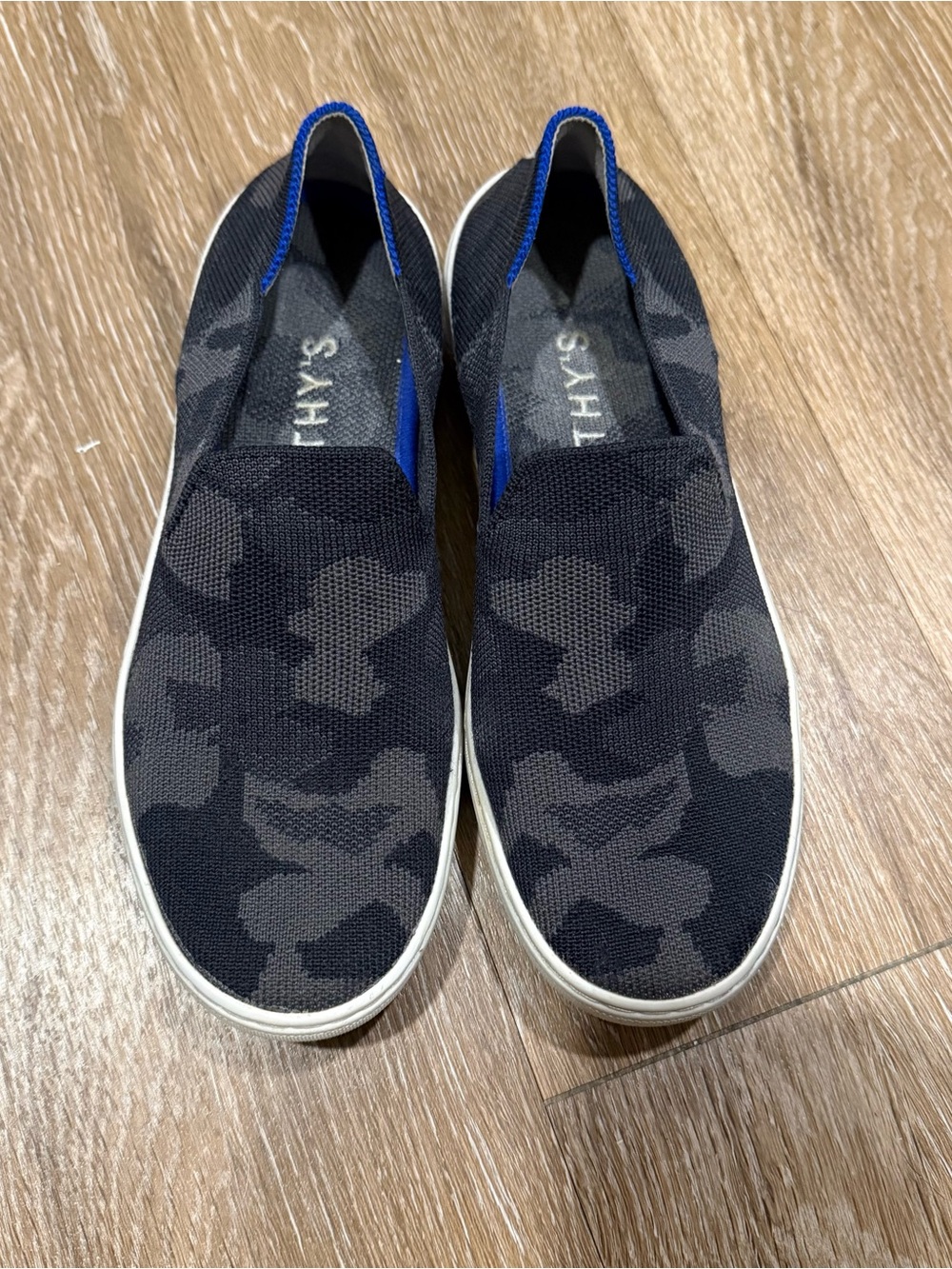 ROTHYS Women's Black and Grey Camo Knit Slip-On Sneaker